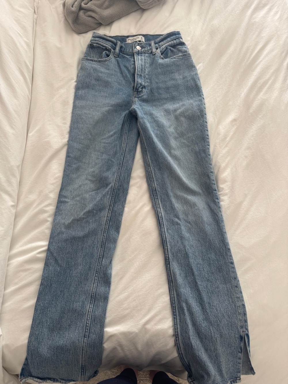 Abercrombie & Fitch Light Blue Women’s Straight-Leg Jeans